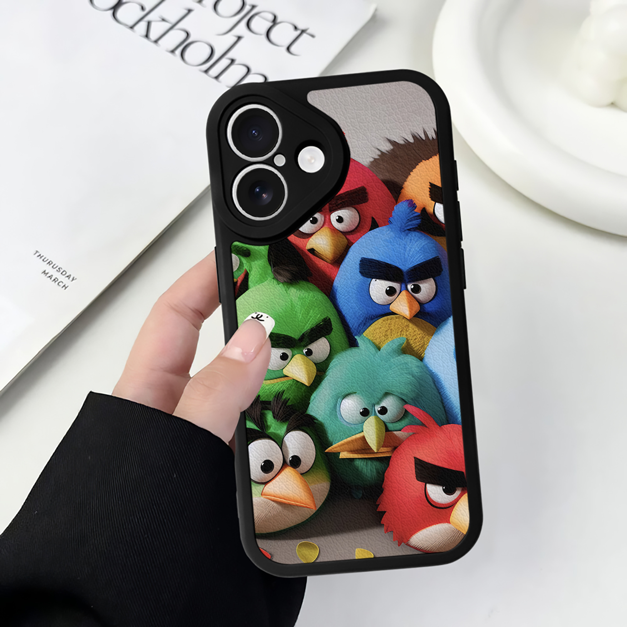 （画像用） Angry Birds アングリーバード 【iPhone 16シリーズ対応】シリコンスマホケース（レザー調） 材質：シリコン